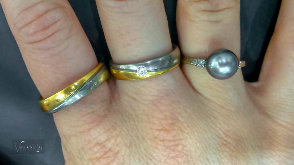 Ez ugyanaz a modell, mint amit neten néztünk, csak más színben és más felületkezeléssel