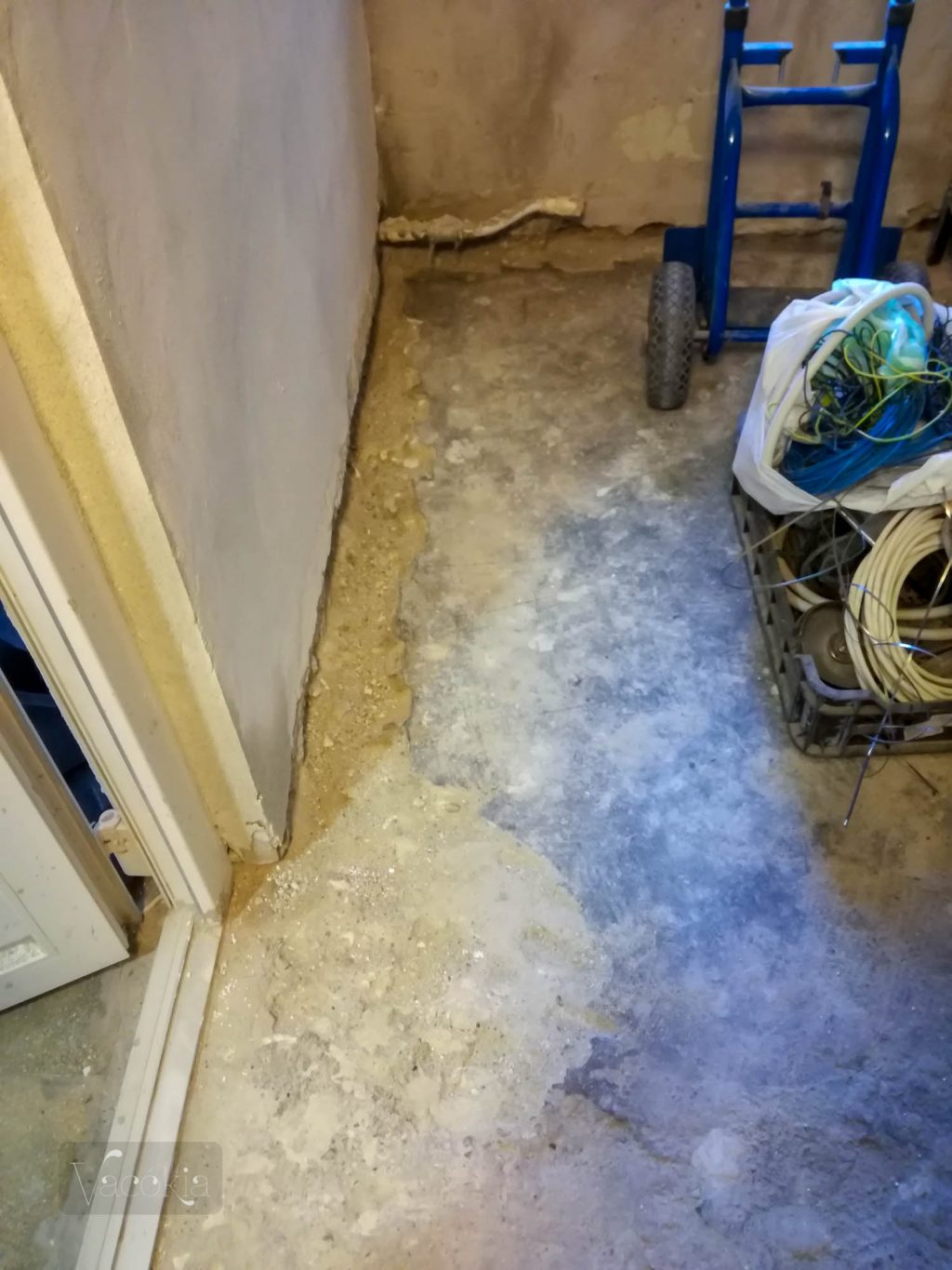 Megmérték, hogy milyen magasan lesz a padló, miután mindenhol vízszintes lesz