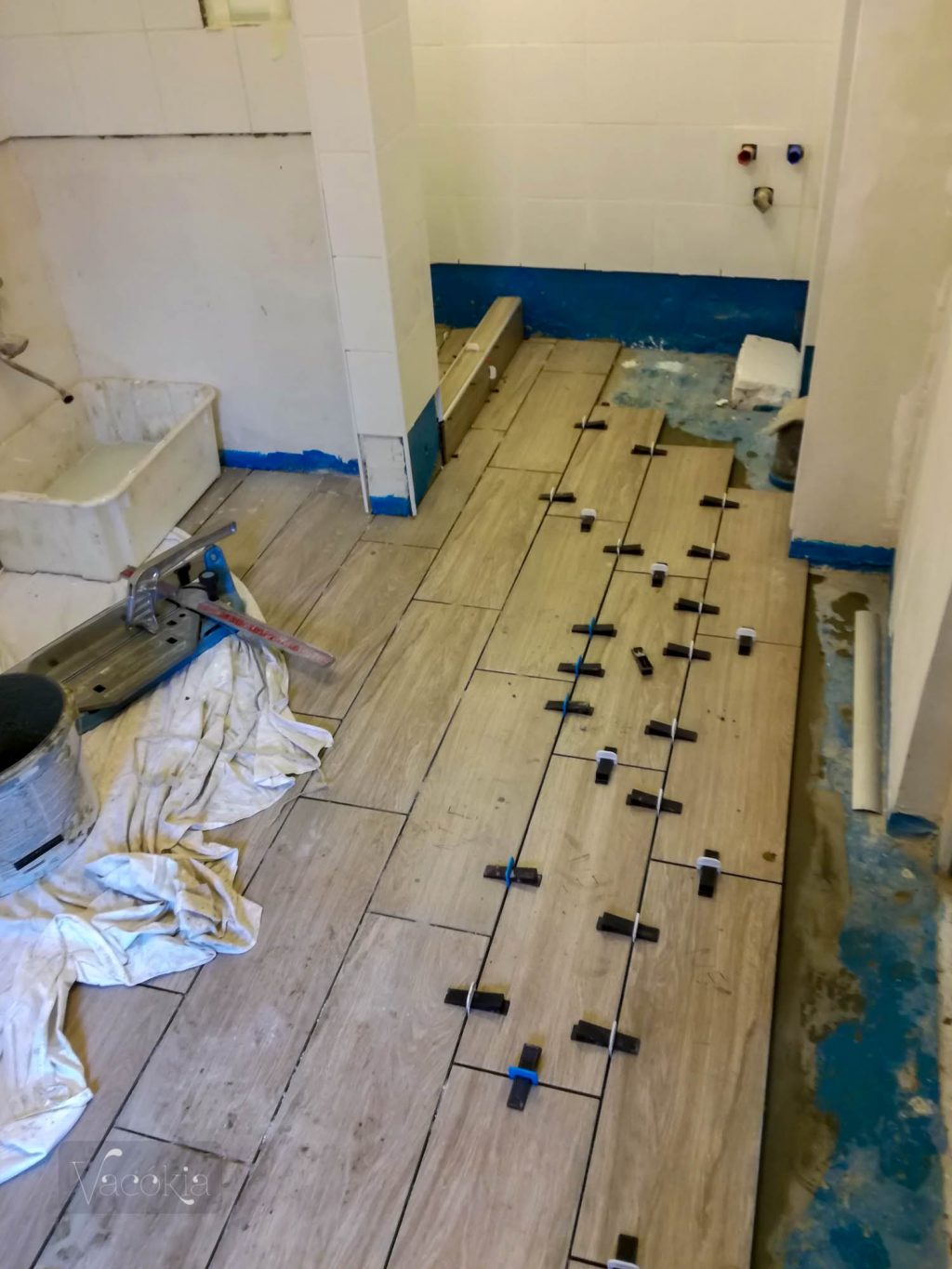 Ez az ezüst burkolatváltó darabka megfelelt a probléma modellezéséhez