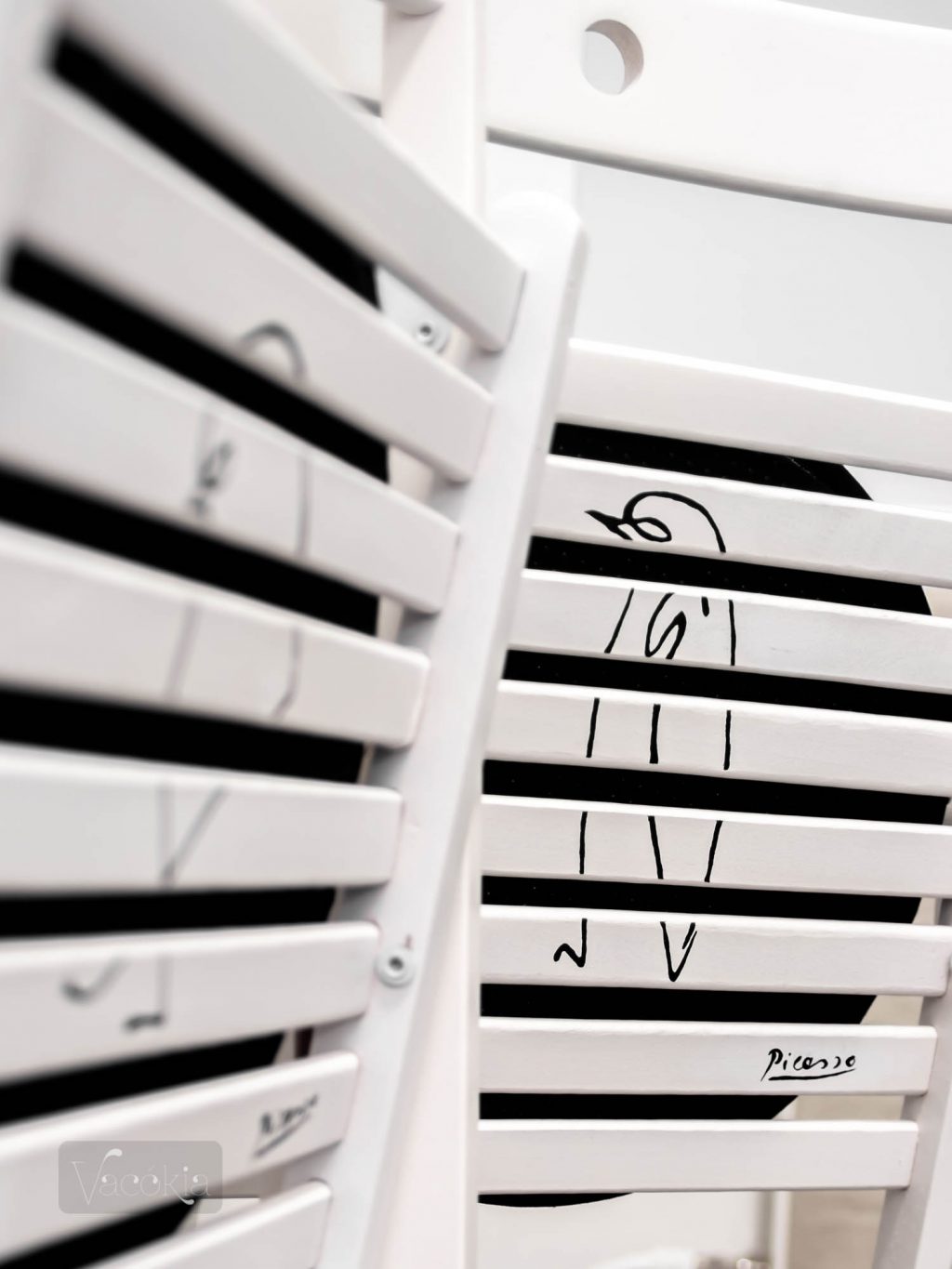 A lakás egyszerűségéhez passzol a vonalrajz